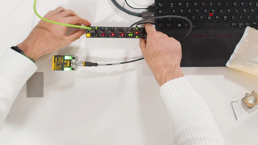 Quickstart: Sensores inductivos IO-Link con salida analógica